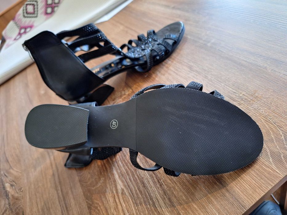 Sandały czarne typu rzymianki rozm. 39-40 NOWE!!!