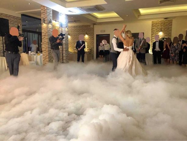 Ciężki dym na wesele taniec w chmurach wesele