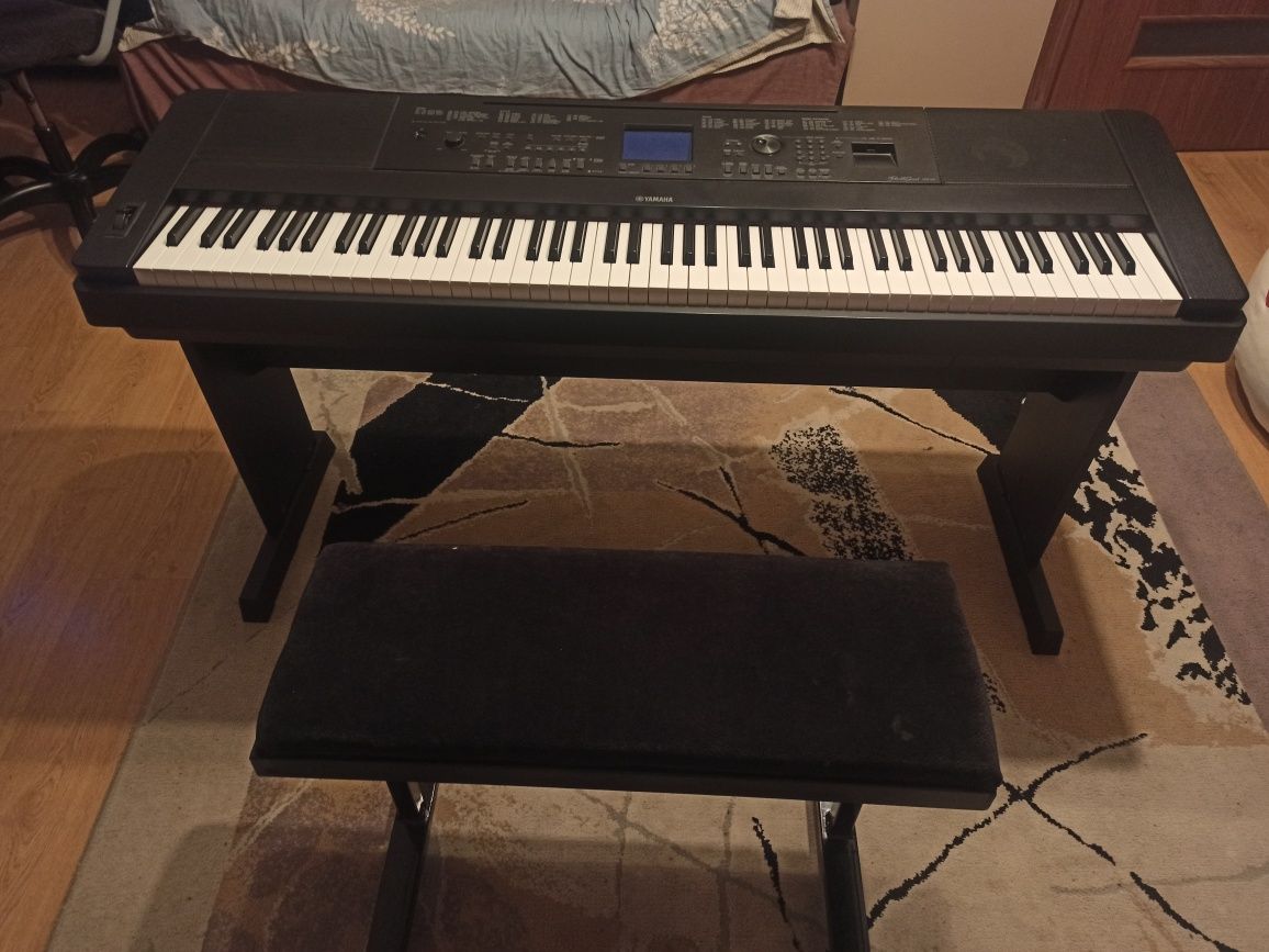 Keyboard Yamaha DGX-660 PortableGrand ,Zestaw ,Bardzo dobry stan