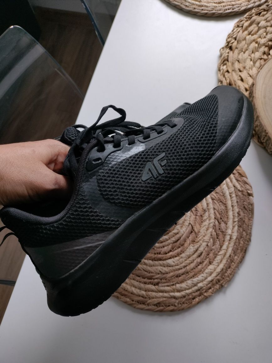 Buty sportowe damskie 4F