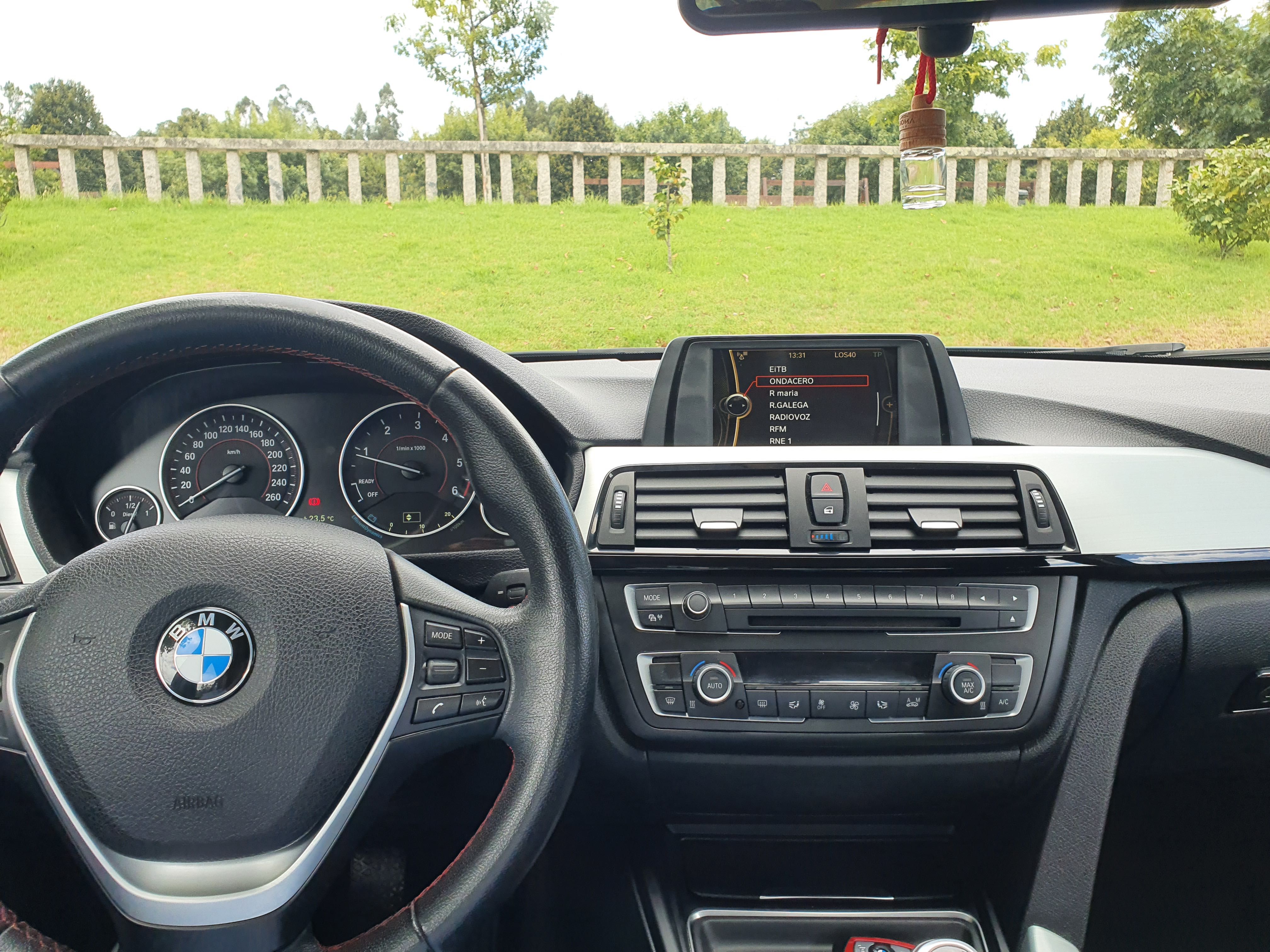 BMW 318d Sport - 2013