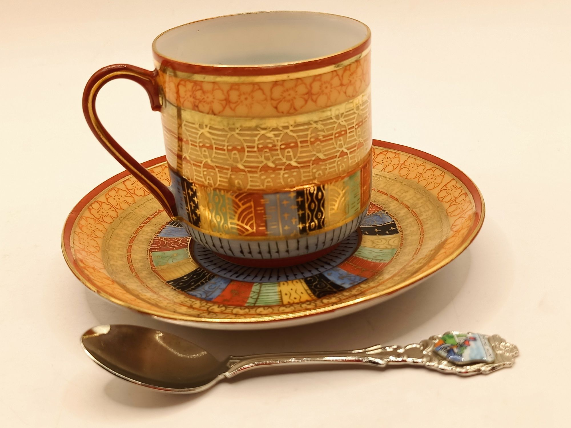 Przepiękna porcelana filiżanka i spodek do tego łyżeczka