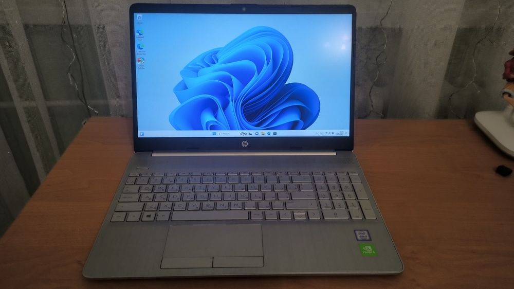 Ноутбук HP i3-8130U / MX130 / 8GB RAM / 256GB SSD