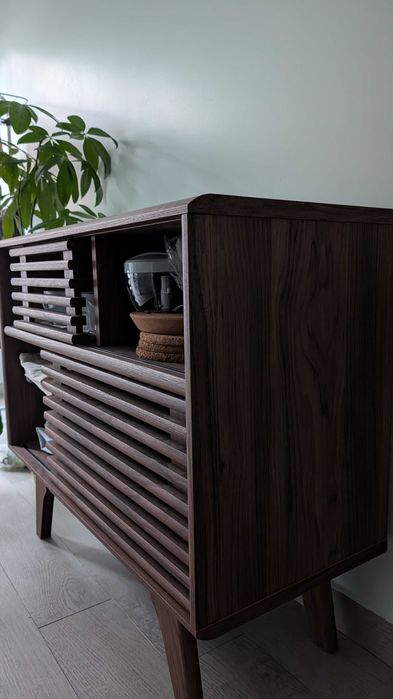 Aparador pequeno castanho escuro