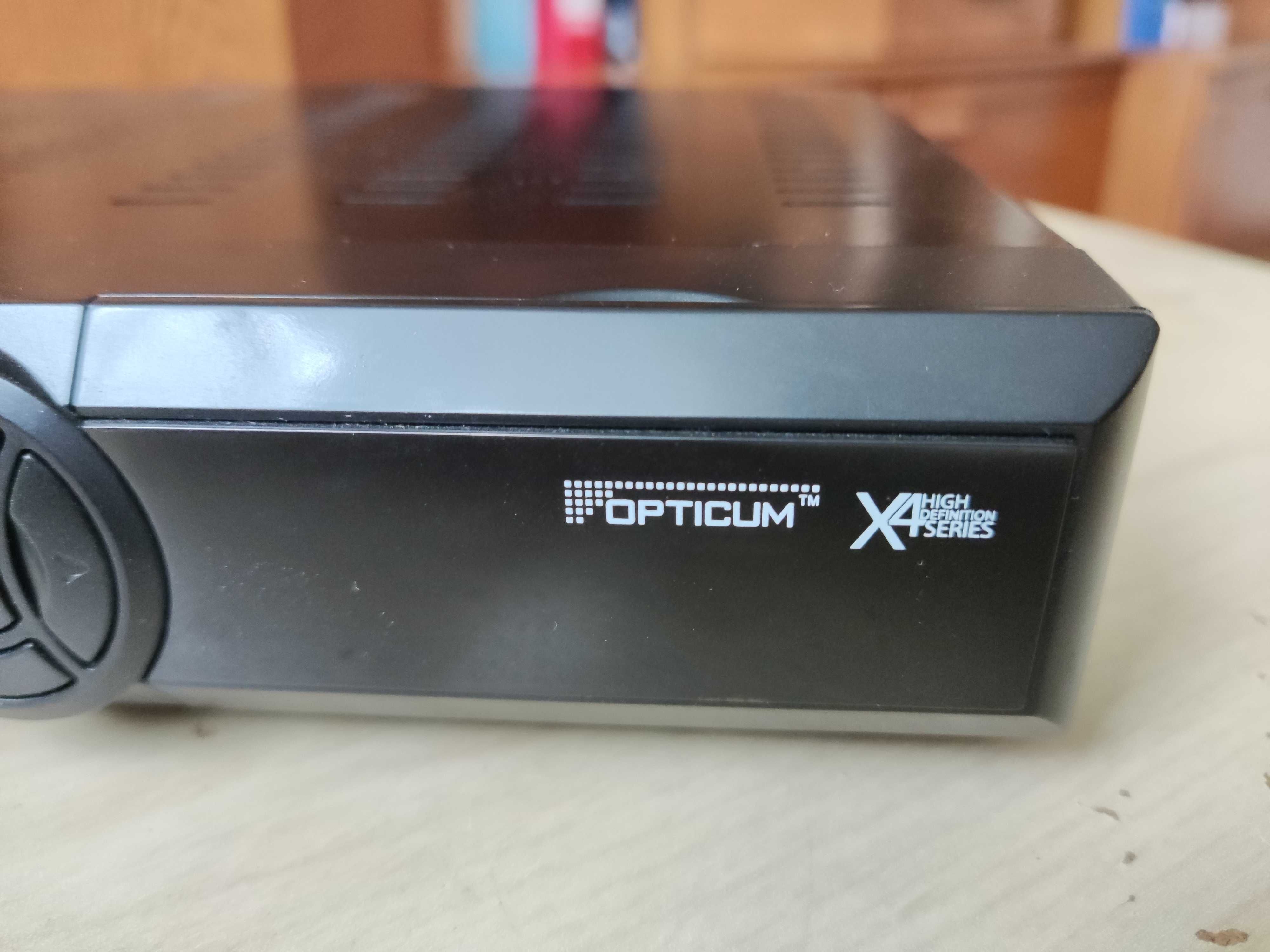 Dekoder cyfrowy tuner satelitarny Opticum HD X403p