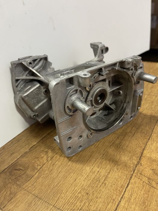 Картер у комплекті Husqvarna 545RX    новий  5886763-01
