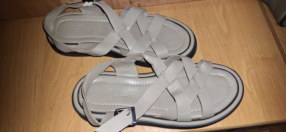 Босоніжки, нові, Miss ROY