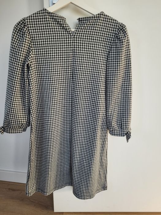 Sukienka w czarną pepitkę Mohito xxs