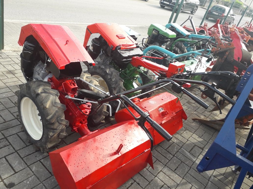 Varios motocultivadores a gasoleo com frese