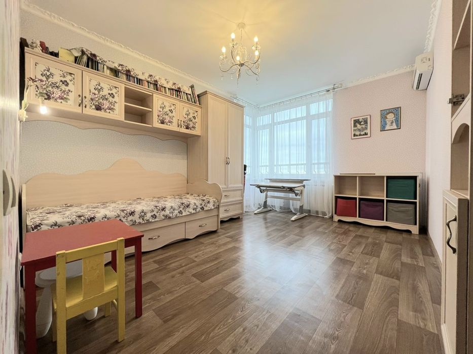 Науки 80а, 3 кімнатна роздільна, монолітний будинок