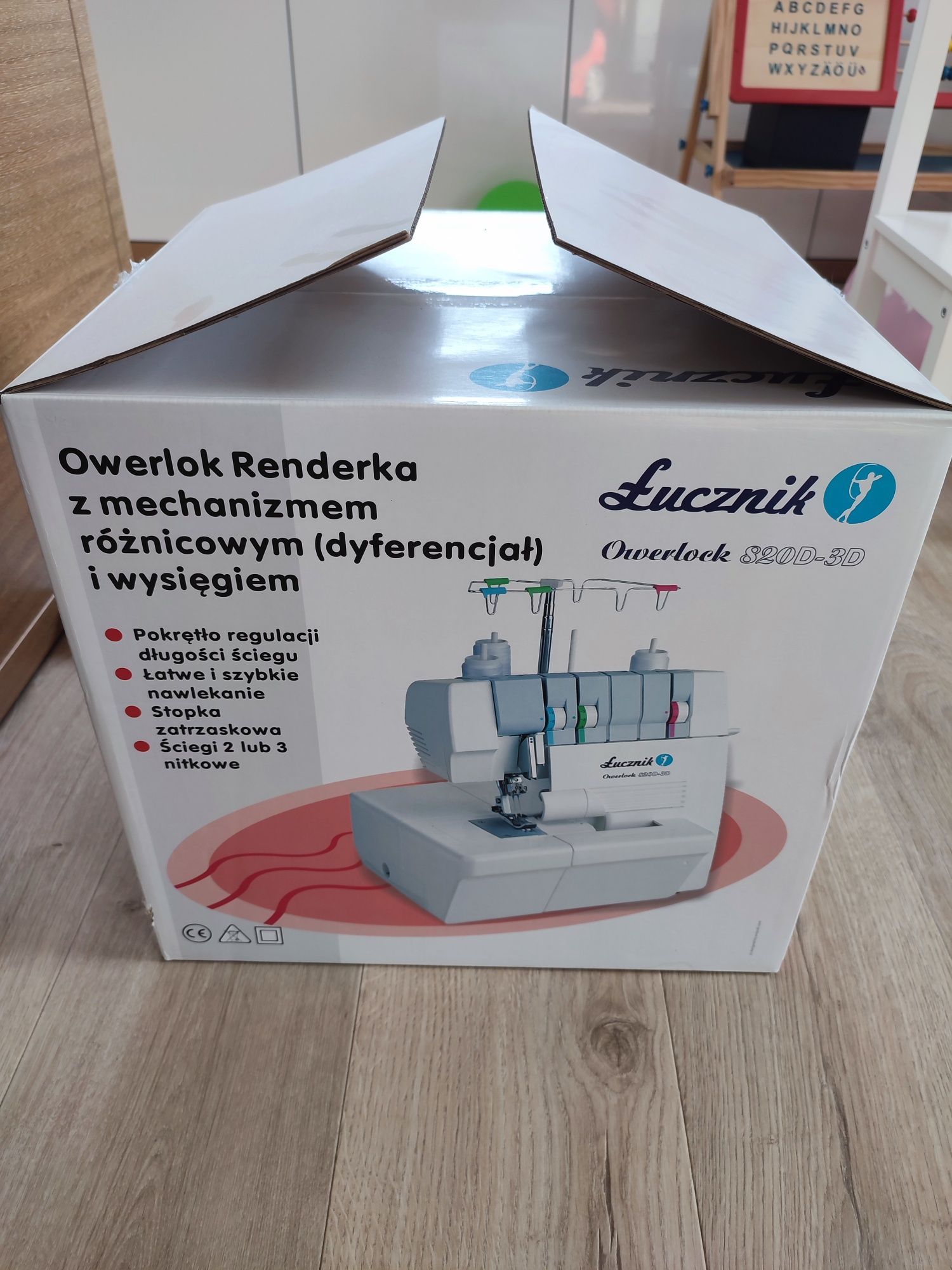 Maszyna do szycia Łucznik Overlock Renderka 820D-3D