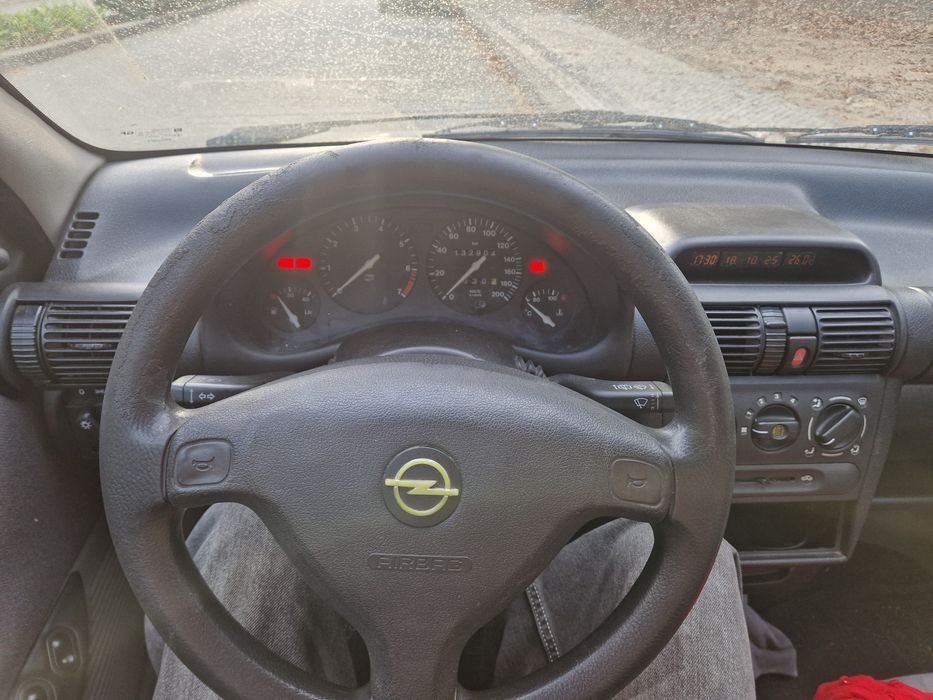 Opel Corsa 1.0 12v 1998