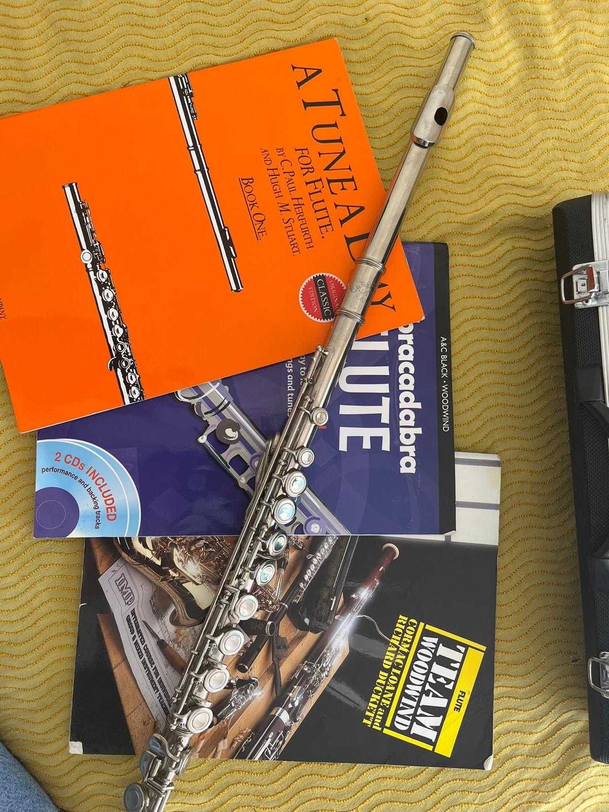 Flauta com Estojo + Livros + CDs - J. Michael / Flute with Case