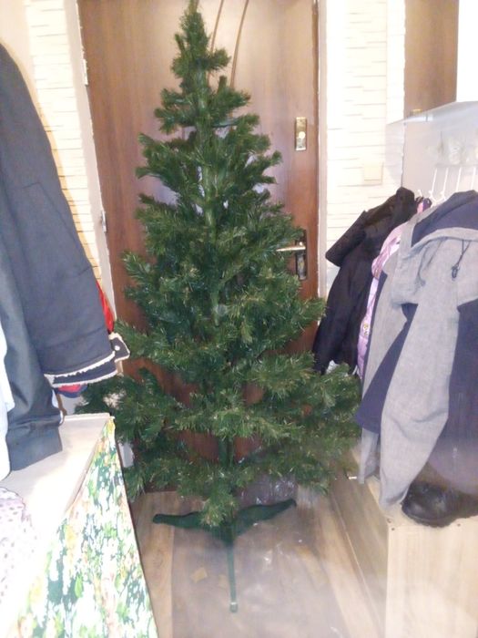 Choinka duża że stojakiem