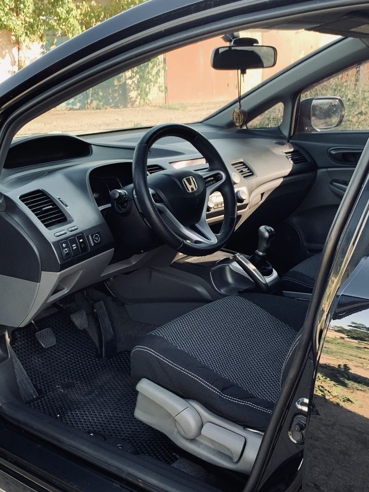 Продам Honda Civic 4d