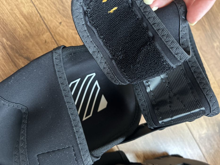 Будівельні наколінники TOUGHBUILT