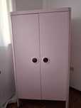 Armário IKEA rosa para quarto de criança