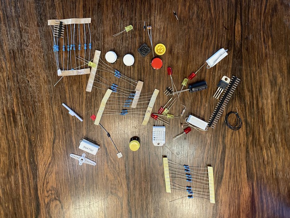 Arduino Uno Kit (LCD, Servo, Sensors)64553165795971124