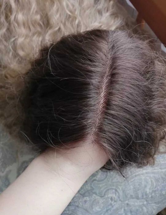 Шикарный парик русый длинные волосы вьющиеся