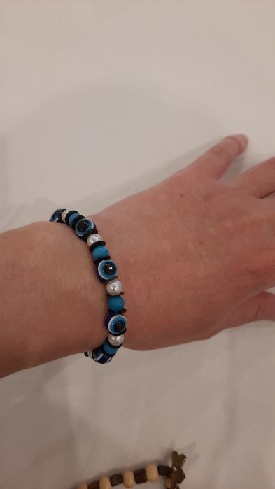 Pulseira da sorte - azul, branca e preta