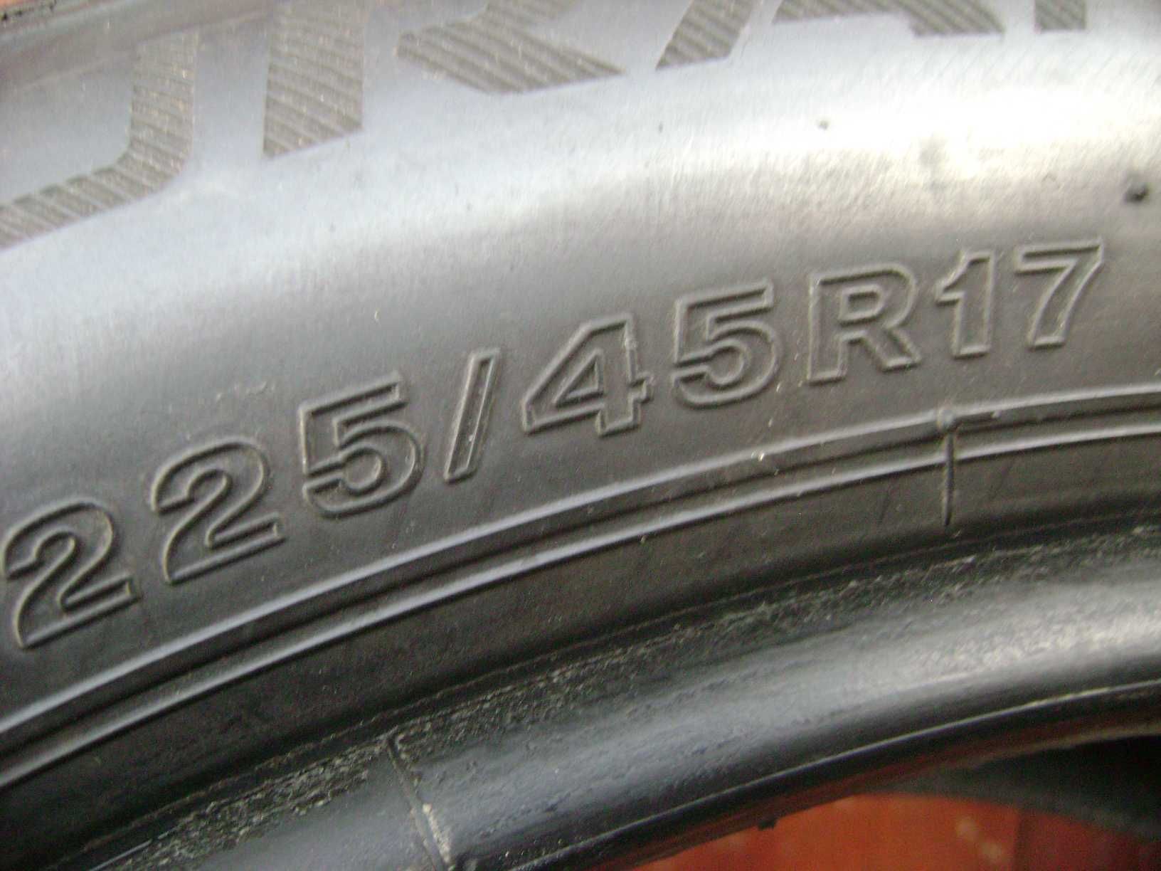 Komplet opon letnich-17-cal-Bridgestone-wysoki bieżnik-7,5mm