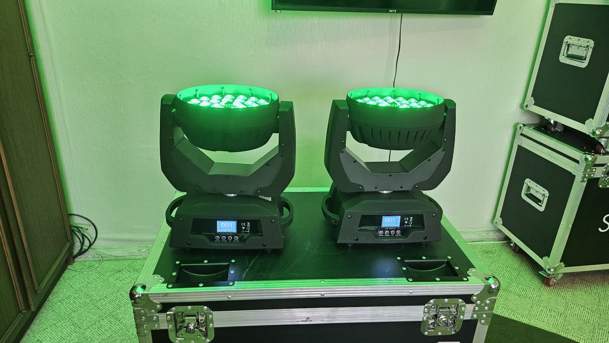 Рухлива голова STLS ST-3618 zoom RGBWA + UV 6 in 1