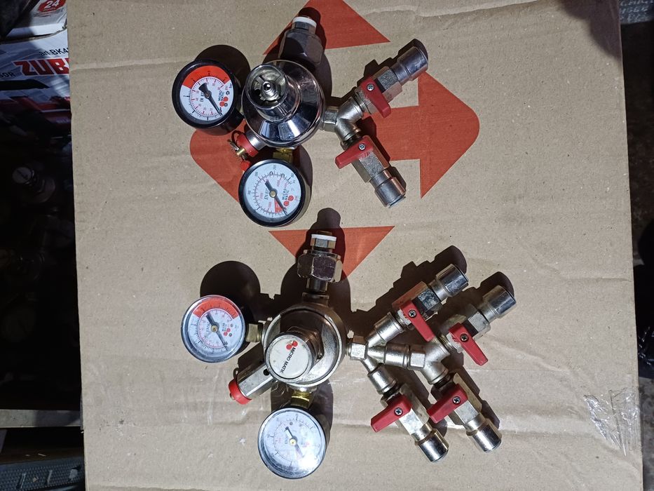 Шланги для перекачки углекислоты.