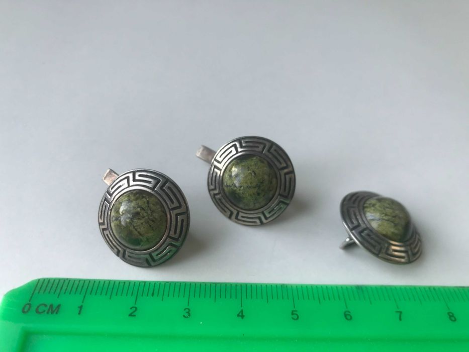 Комплект из серебра 925 пробы ( серьги, кулон  с змеевиком)