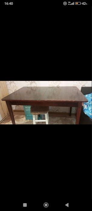 Стіл обідній дерево