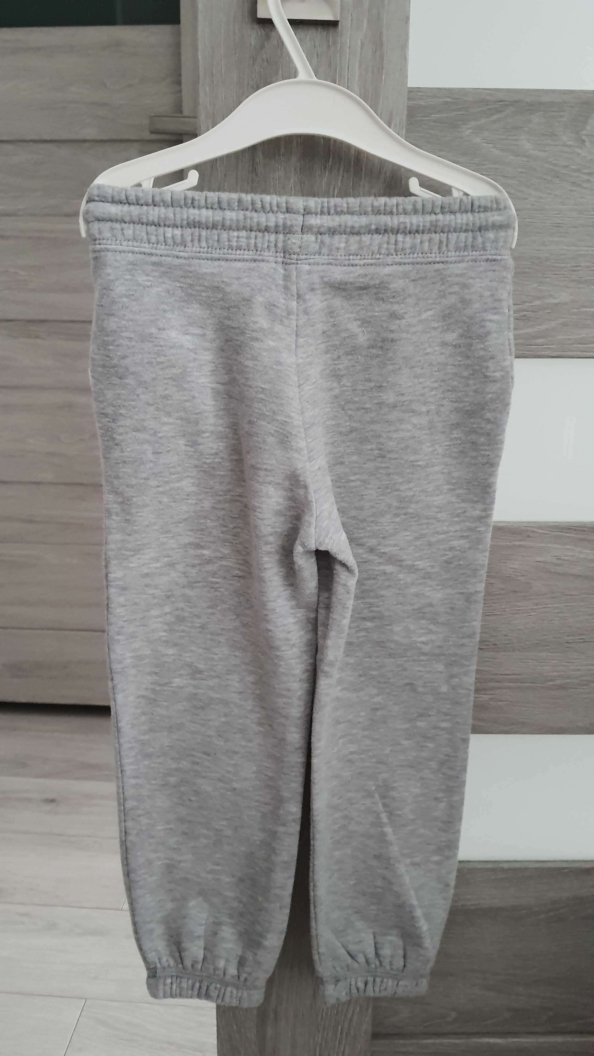 Spodnie dresowe Primark 110