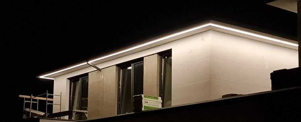 Światło LED LINIA do Podbitki Elewacji Wejścia Dom Hotel Pensjonat