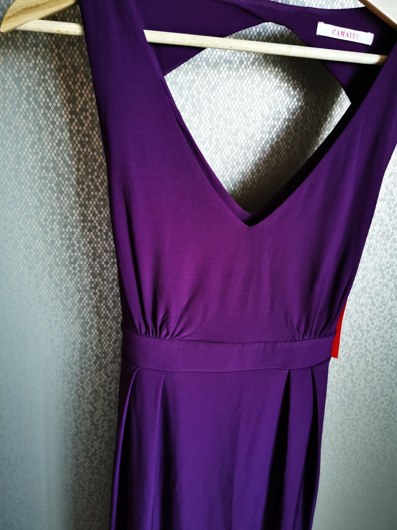 Fioletowa sukienka Camaieu elegancka midi