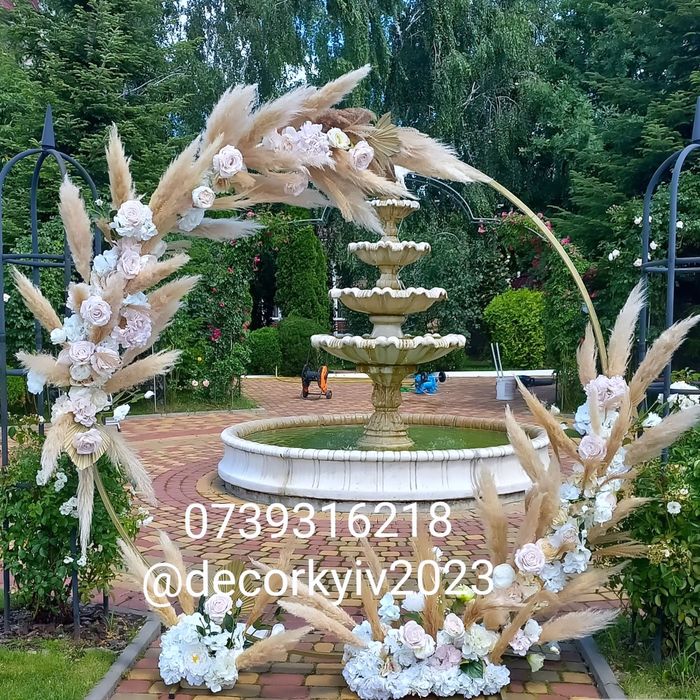 Арка недорого,Стіл молодят,Фотозона,Президиум,Тамада,Ведуча 6500грн+Dj