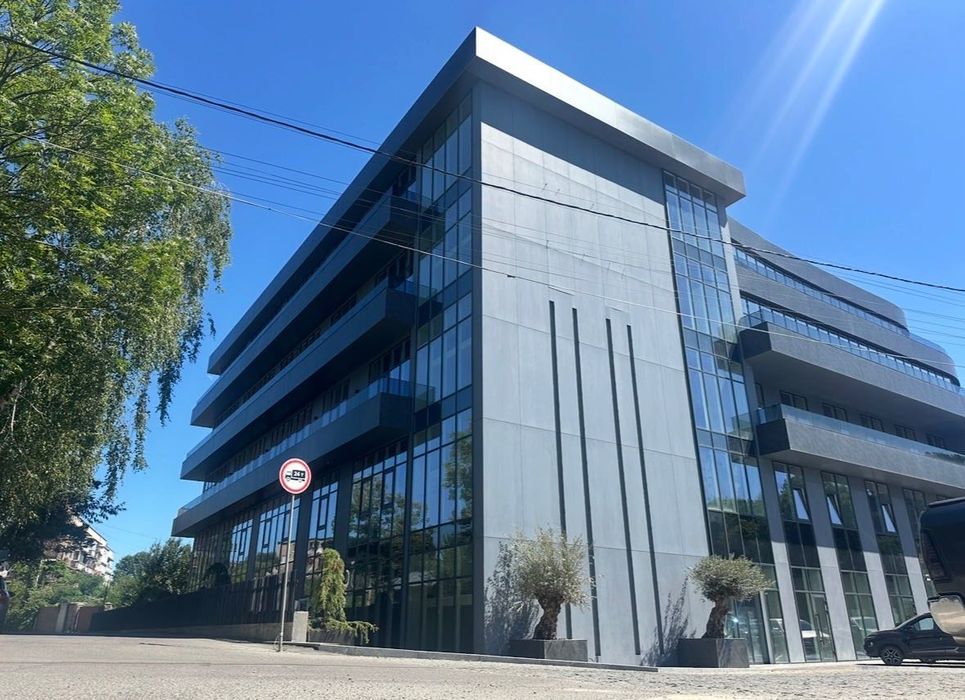 Феденця!Комерція в Центрі з Ремонтом