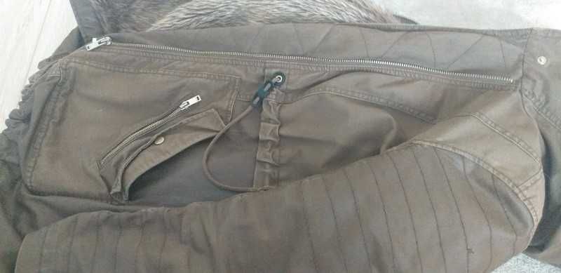 ocieplana kurtka zimowa parka z futrem Bershka