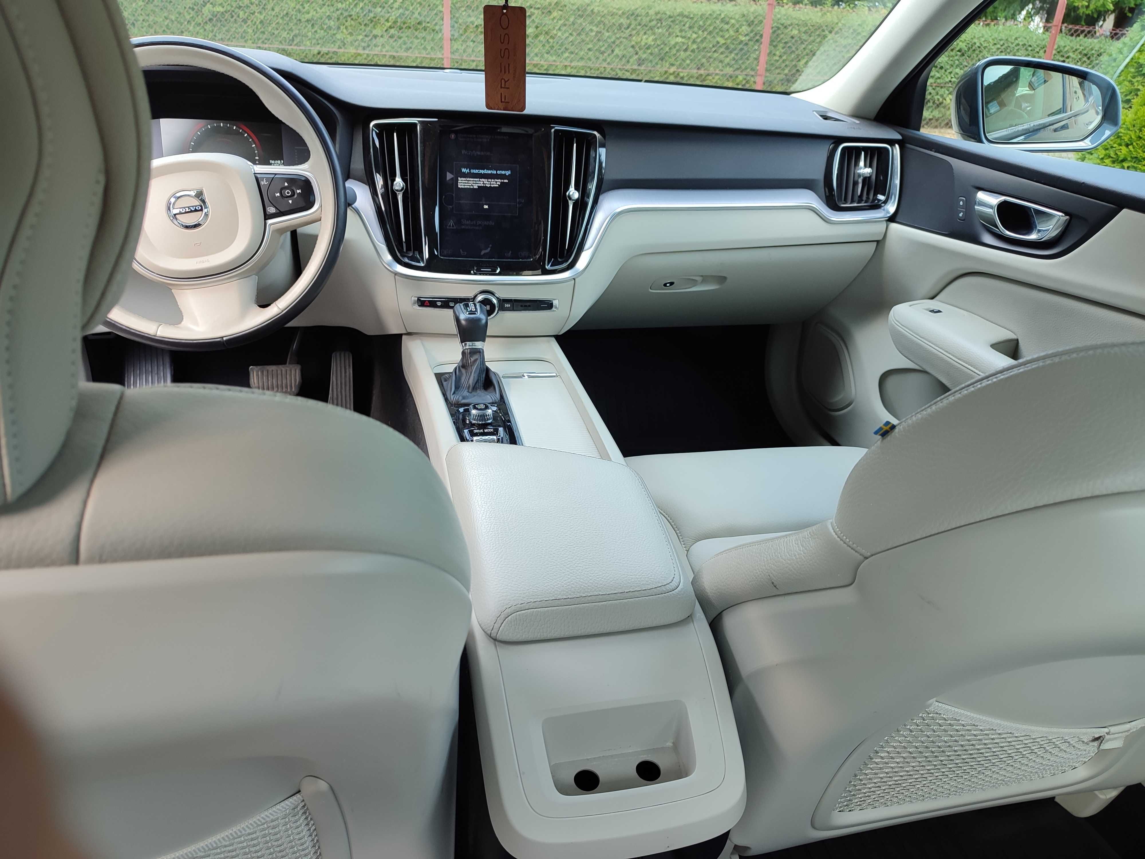 Volvo S60 T6 AWD Momentum Pro (Panorama, Led,Blis)