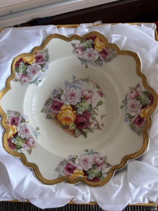 Фруктовниця на підставці