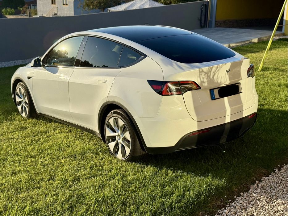Tesla Model Y Long Range AWD