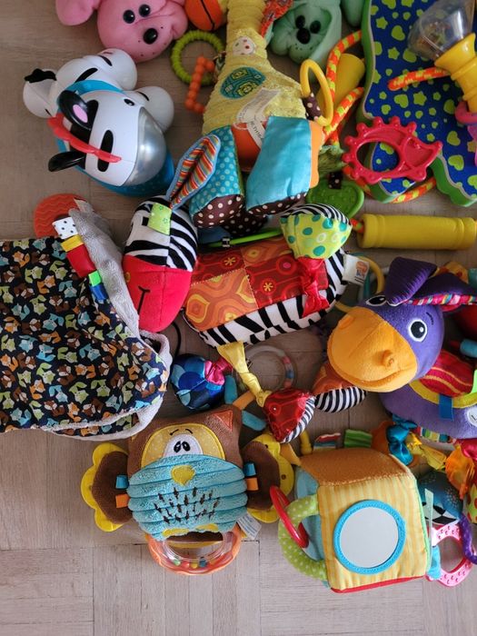 Zabawki niemowlak zestaw niemowlę