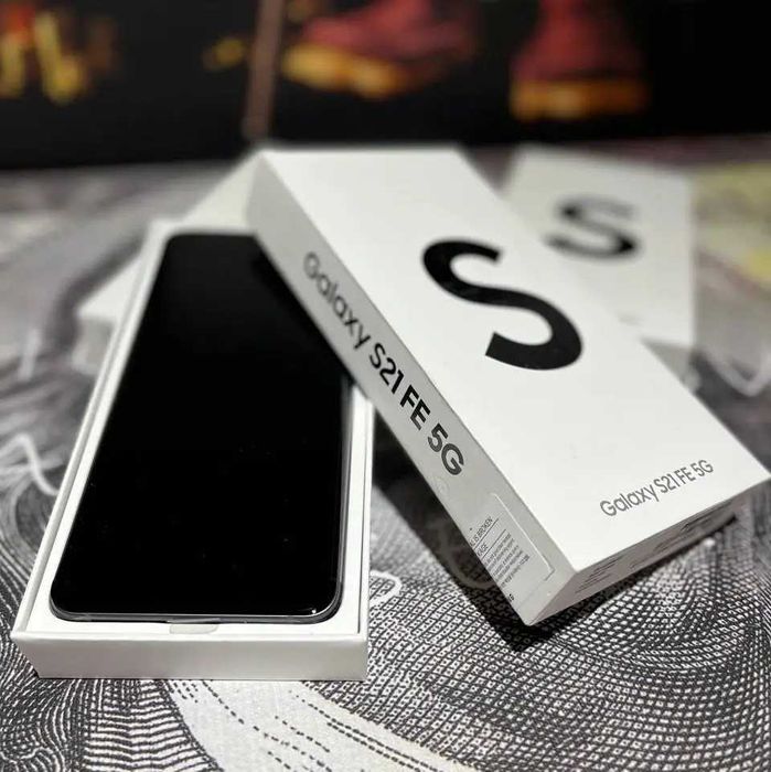 Samsung Galaxy S21 FE 5G (128GB) SM-G990U Graphite/Olive