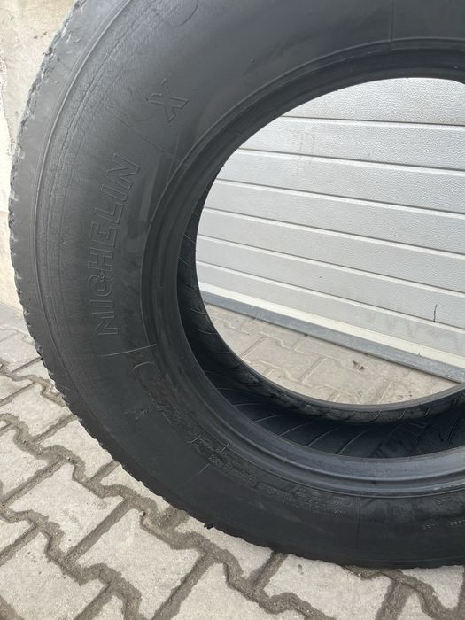 Opony Michelin 10R22.5 (2szt)