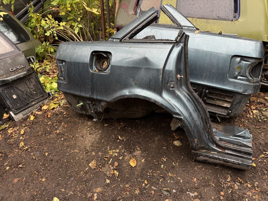 Задні крила Audi 80B3