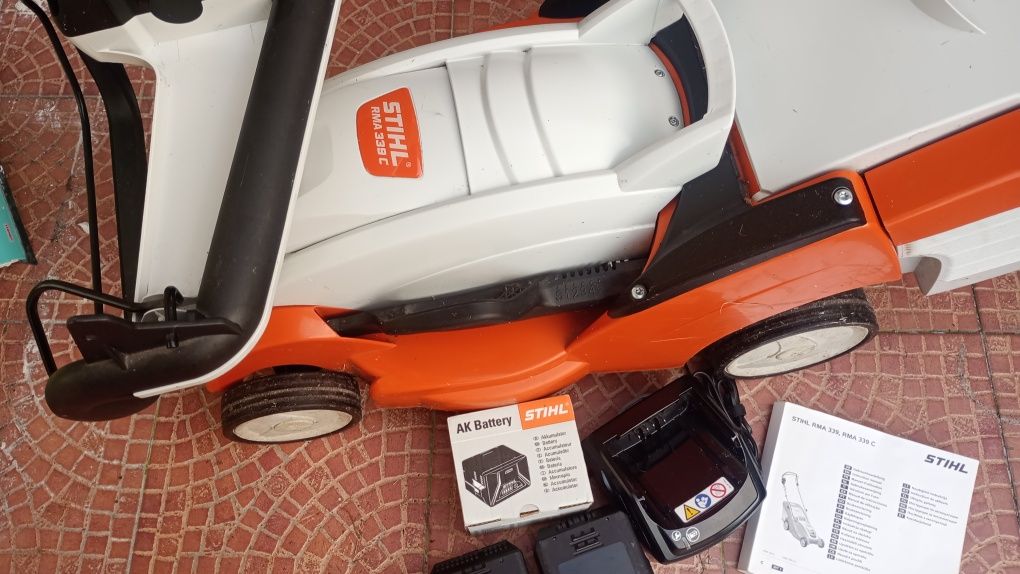 Kosiarka akumulatorowa 1,2kW Stihl RMA 339C zestaw + 2 aku jak nowa
