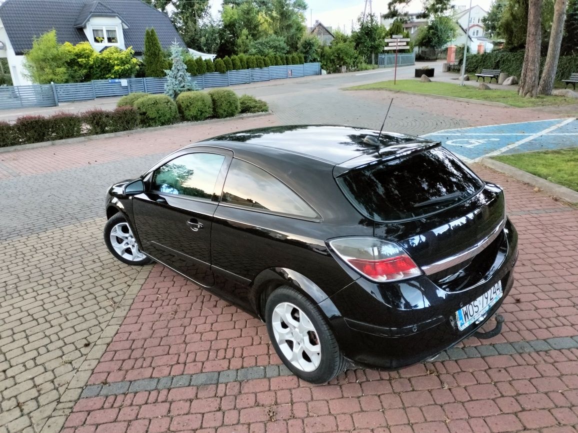 Astra h GTC 1.9cdti 2mapy/200km
