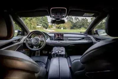Audi S8 Sprzedam bardzo zadbane i bogato wyposażone auto