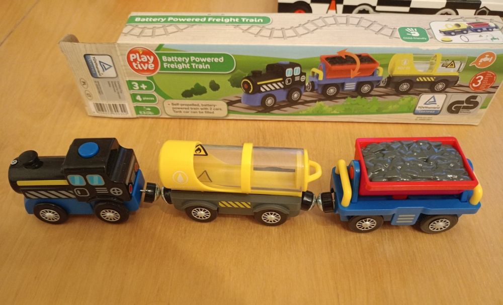 Pociąg ciuchcia na baterie wagoniki interaktywne Mikołajki