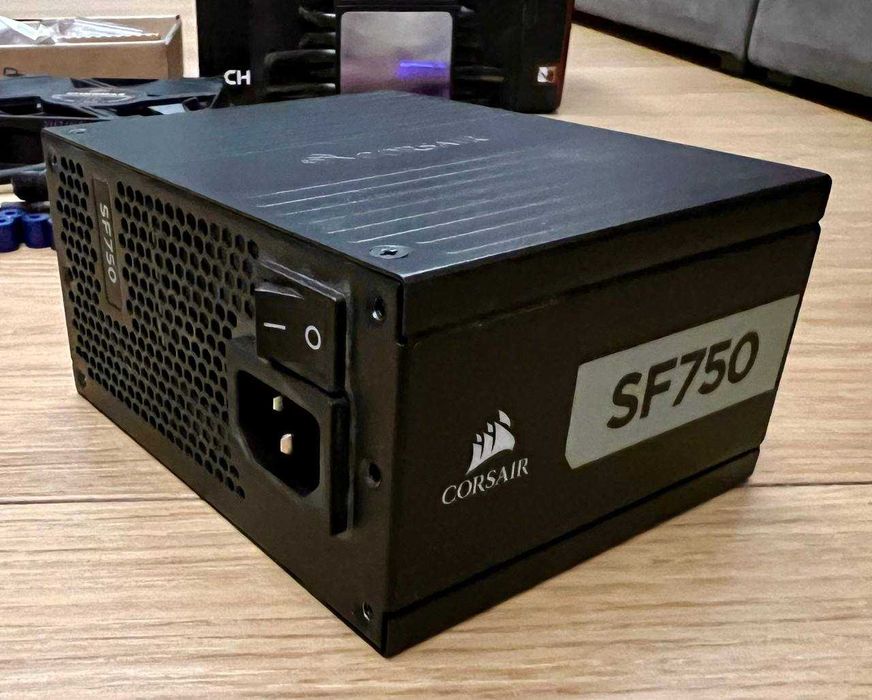 Zasilacz do komputera Corsair SF750 750W 80 Plus Platinum