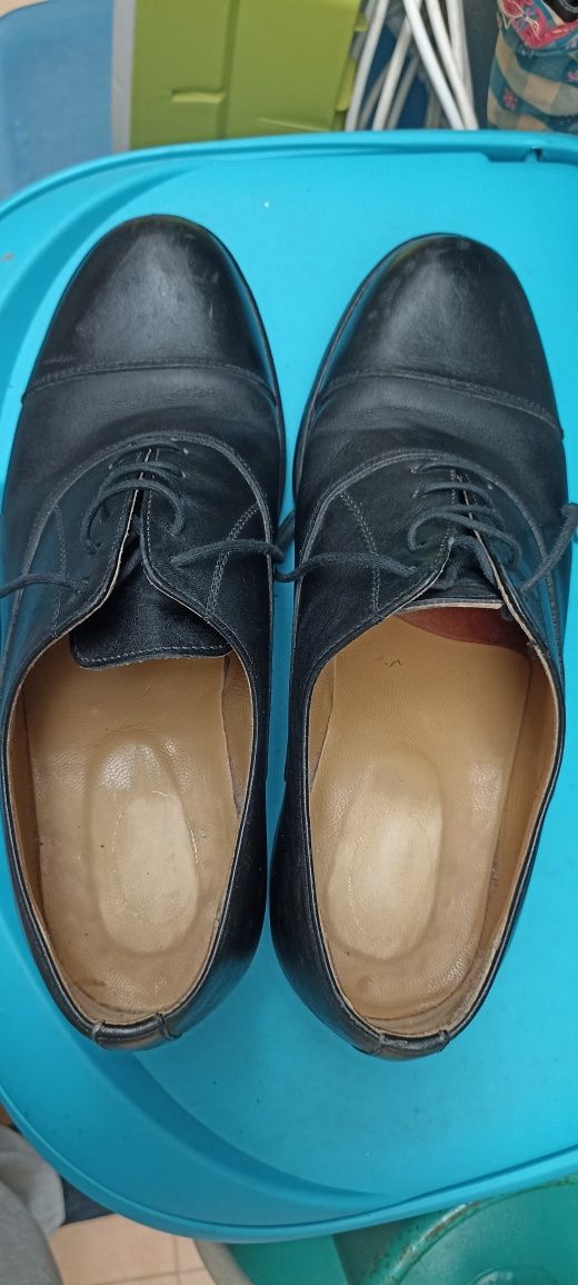 Sapatos de homem e sapatilhas para bicicleta