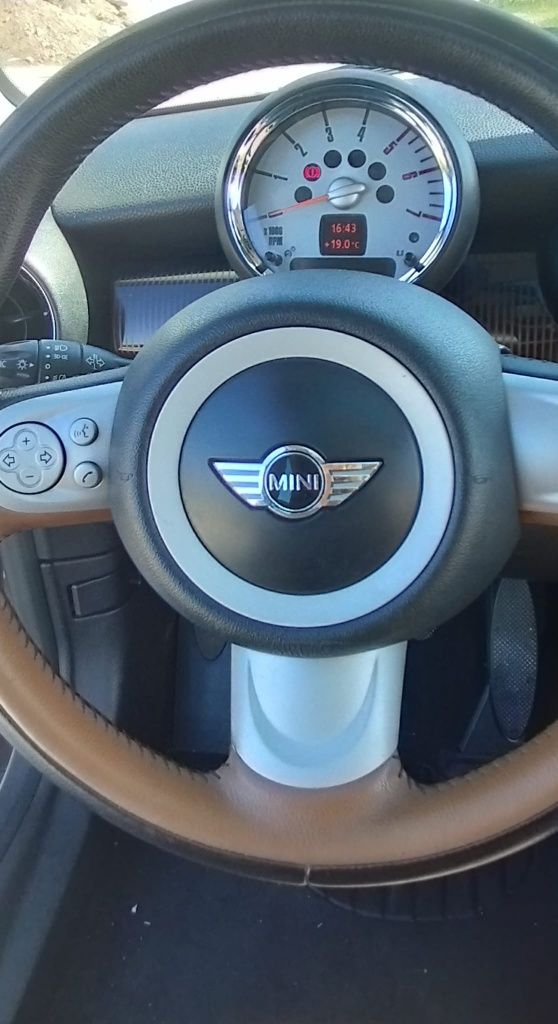 Mini Cooper d 50 anos