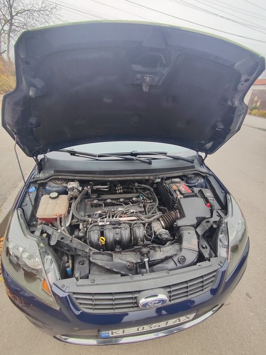 Продам автомобіль Форд фокус в ідеальному стані.